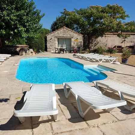 Ardeche Les Cigales, Laurier Apartman
